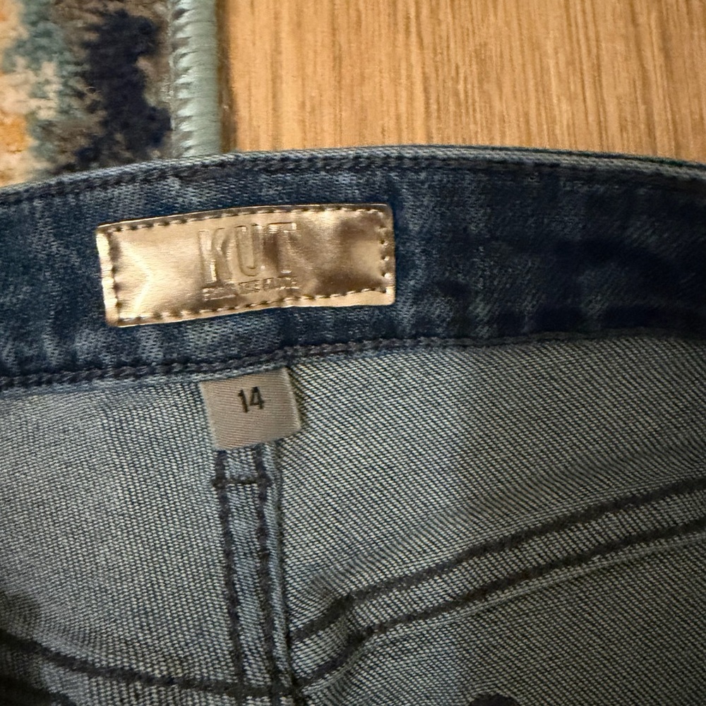 Kut from the Kloth Wide-Leg Flare Jeans in Faded Blue Denim - Picture 3 of 4